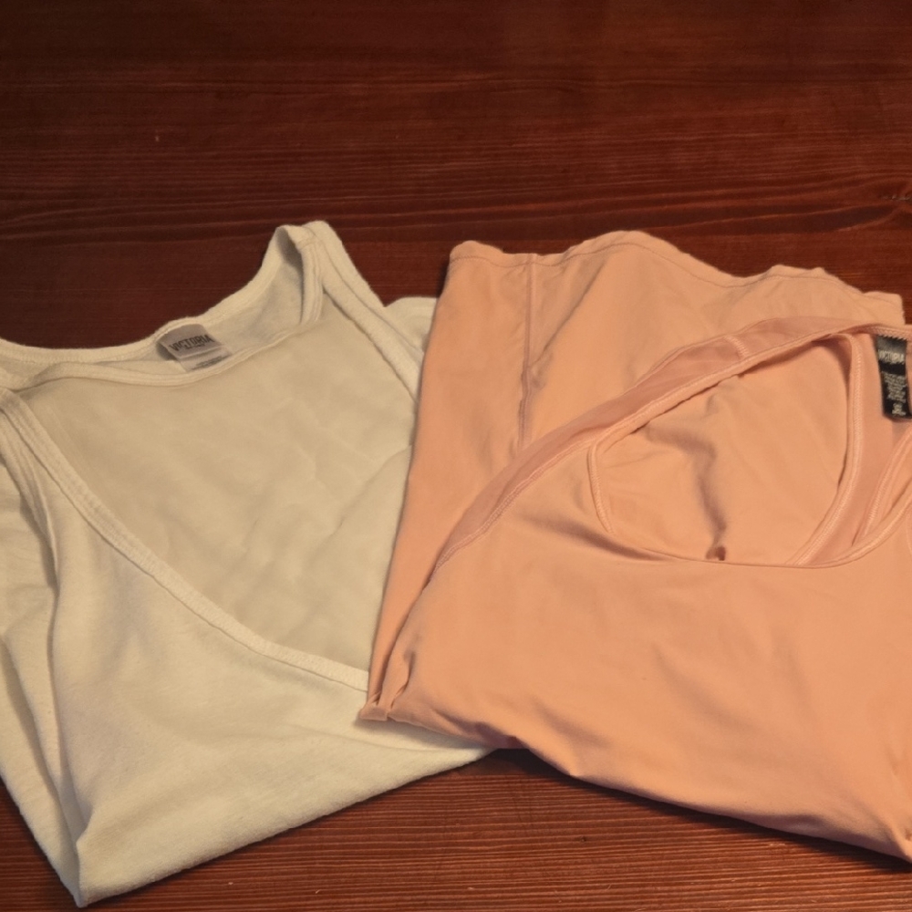 Vs SPORT Tank Top Bundle Size Small